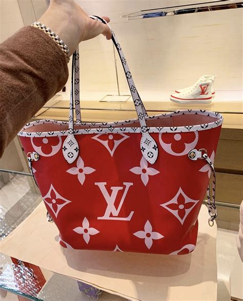 lv new neverfull 2019|louis vuitton neverfull with zipper.